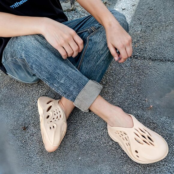 Men\'s Beige Non Slip Cloud Slides Lightweight Foam Runner Sandal Shoes main image 7